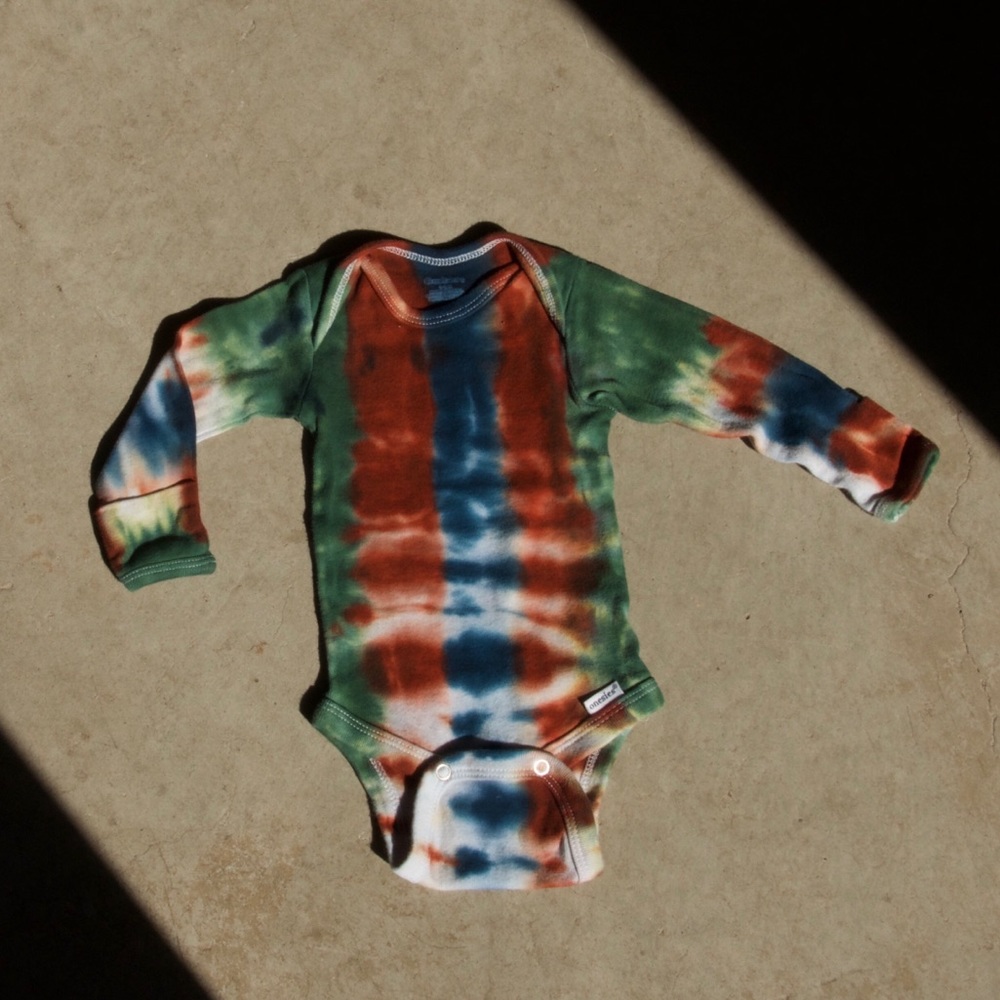 tie dye onesie [0-3mo]